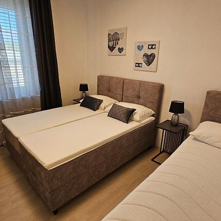 Apartment Milevoj Koromačno Екстериор снимка